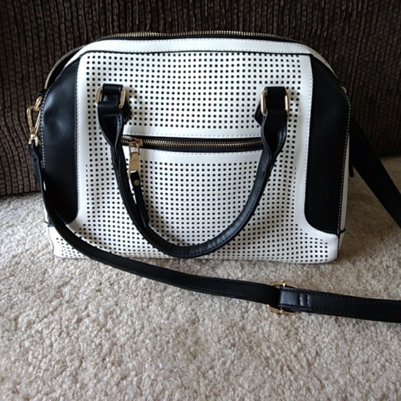 Madison West Handbags - ** Madison West EUC Large White & Black Bag